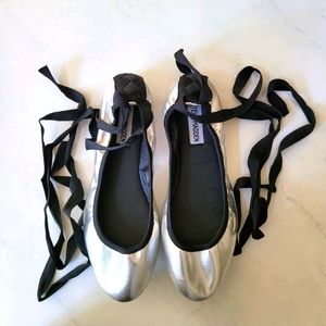 Steve Madden FLORRAH Metallic Lace Up Ballet Shoes